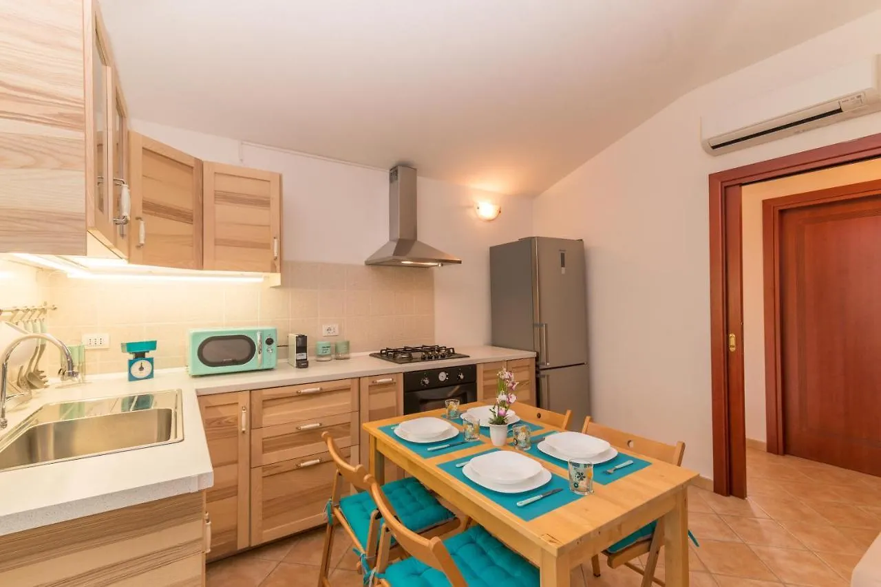 アパート Glori House 50M From Marina Di Olbia - Happy Rentals イタリア
